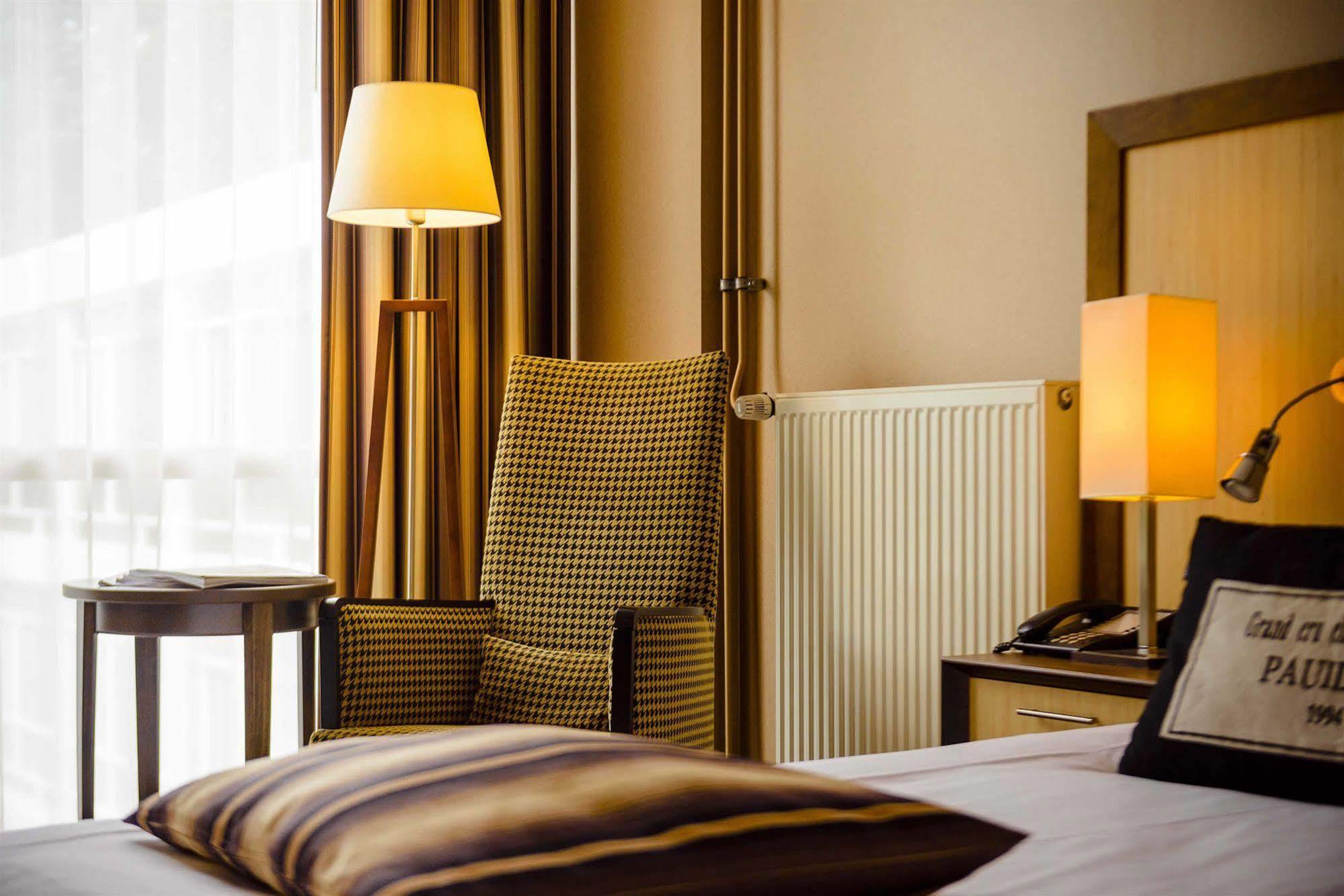 Fletcher Hotel Restaurant アーメルスフォールト エクステリア 写真